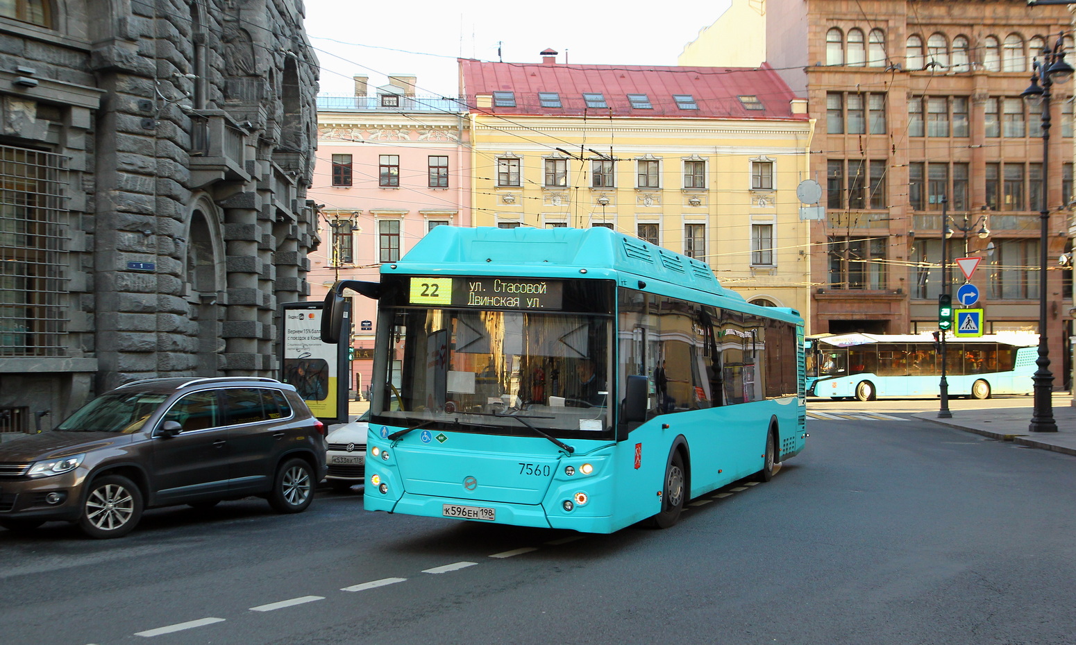 Санкт-Петербург, ЛиАЗ-5292.67 (CNG) № 7560; Санкт-Петербург, МАЗ-303.065 № 8199