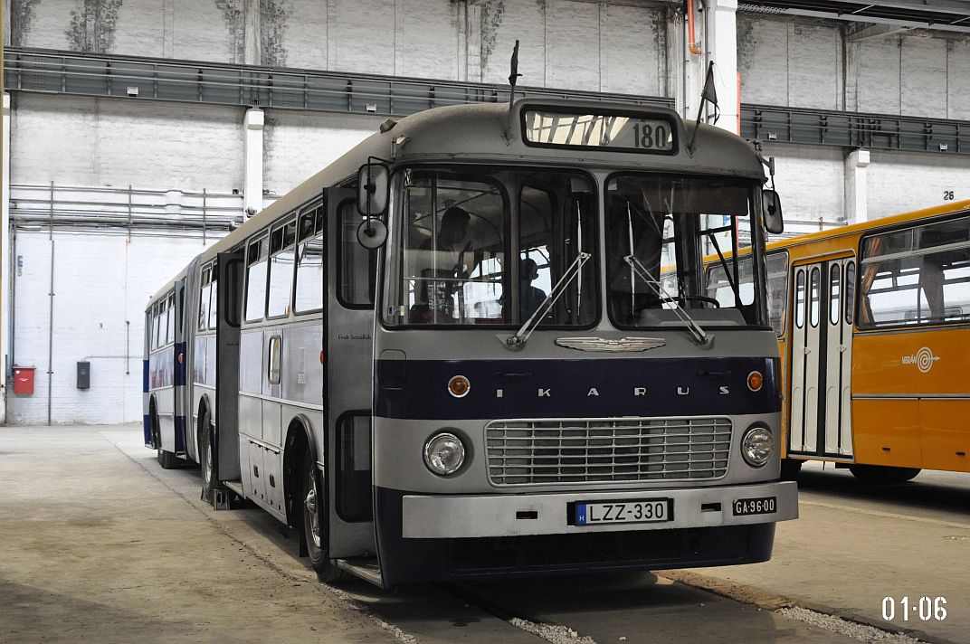 Венгрия, Ikarus 180.72 № 96-00