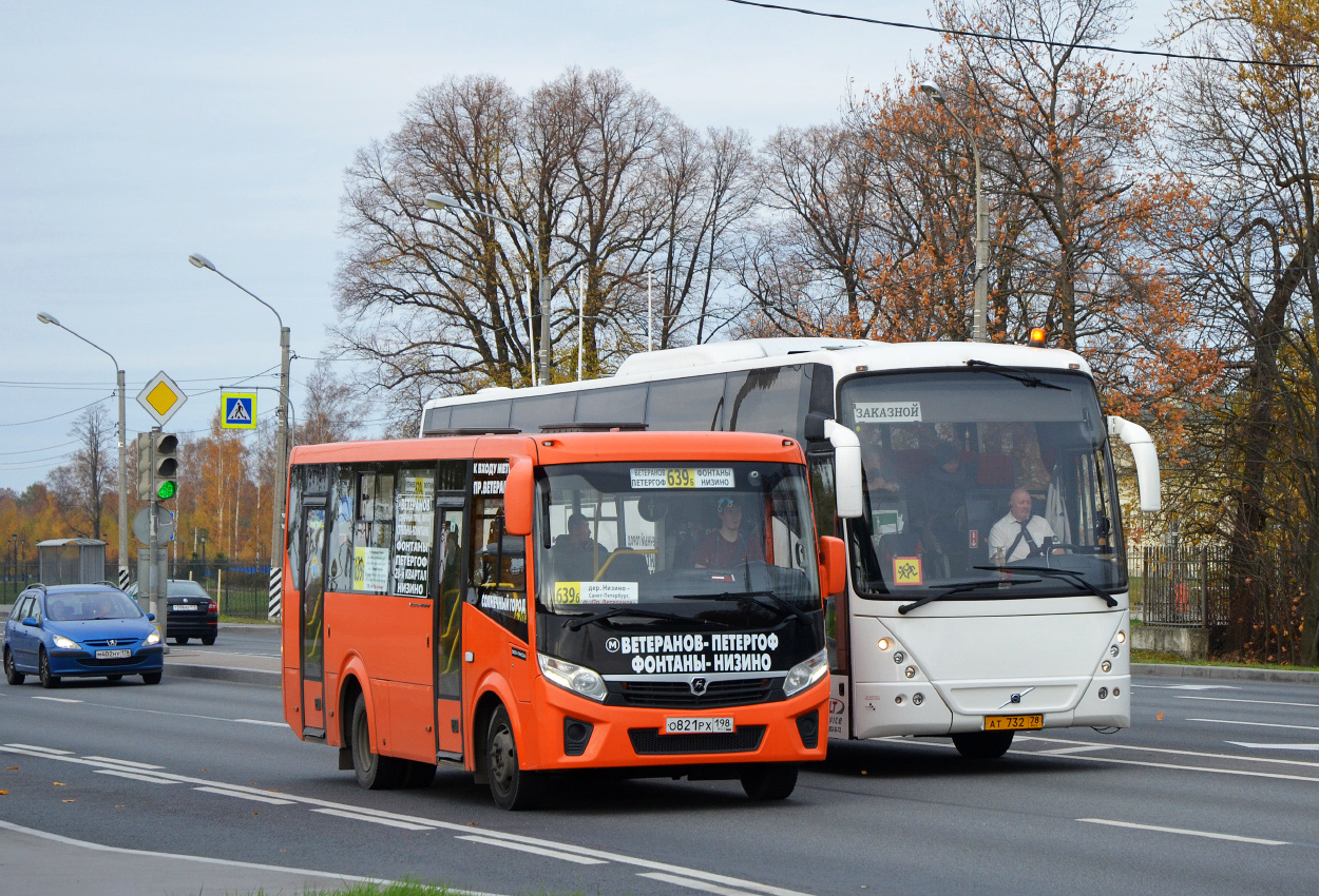 Sankt Petersburg, PAZ-320405-04 "Vector Next" Nr О 821 РХ 198