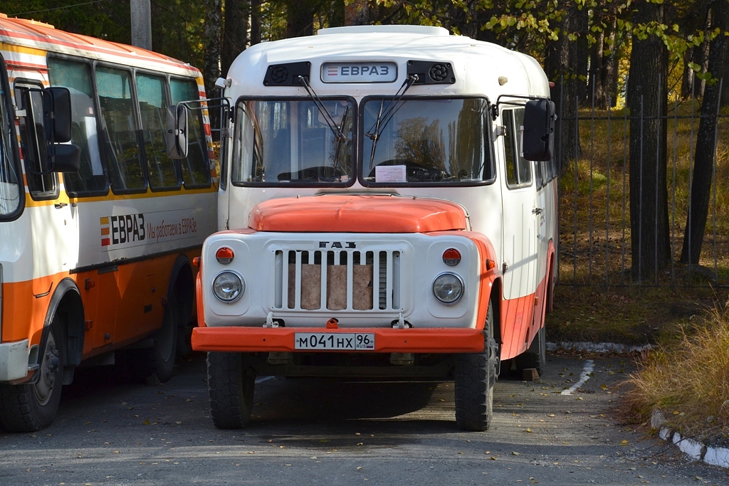 Свердловская область, КАвЗ-3270 № М 041 НХ 96