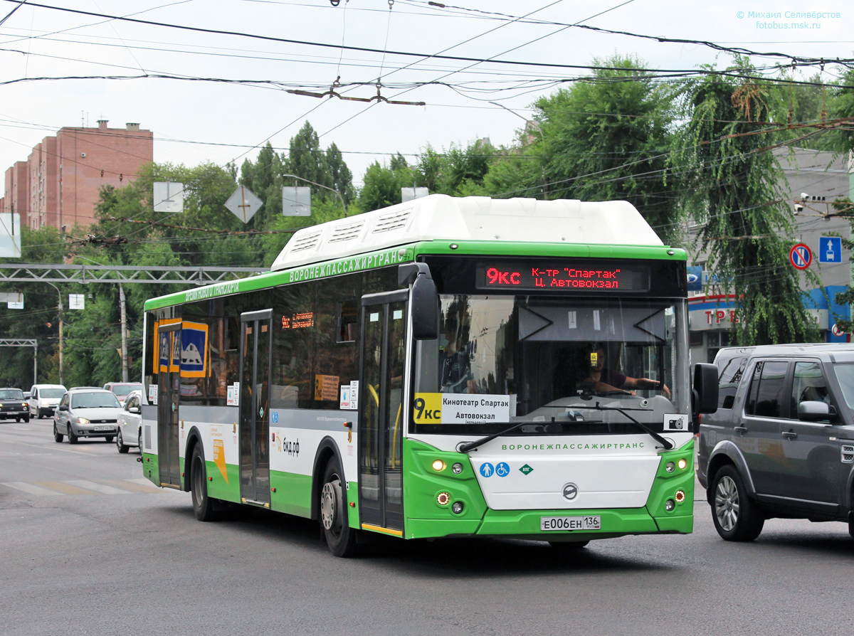 Воронежская область, ЛиАЗ-5292.67 (CNG) № Е 006 ЕН 136