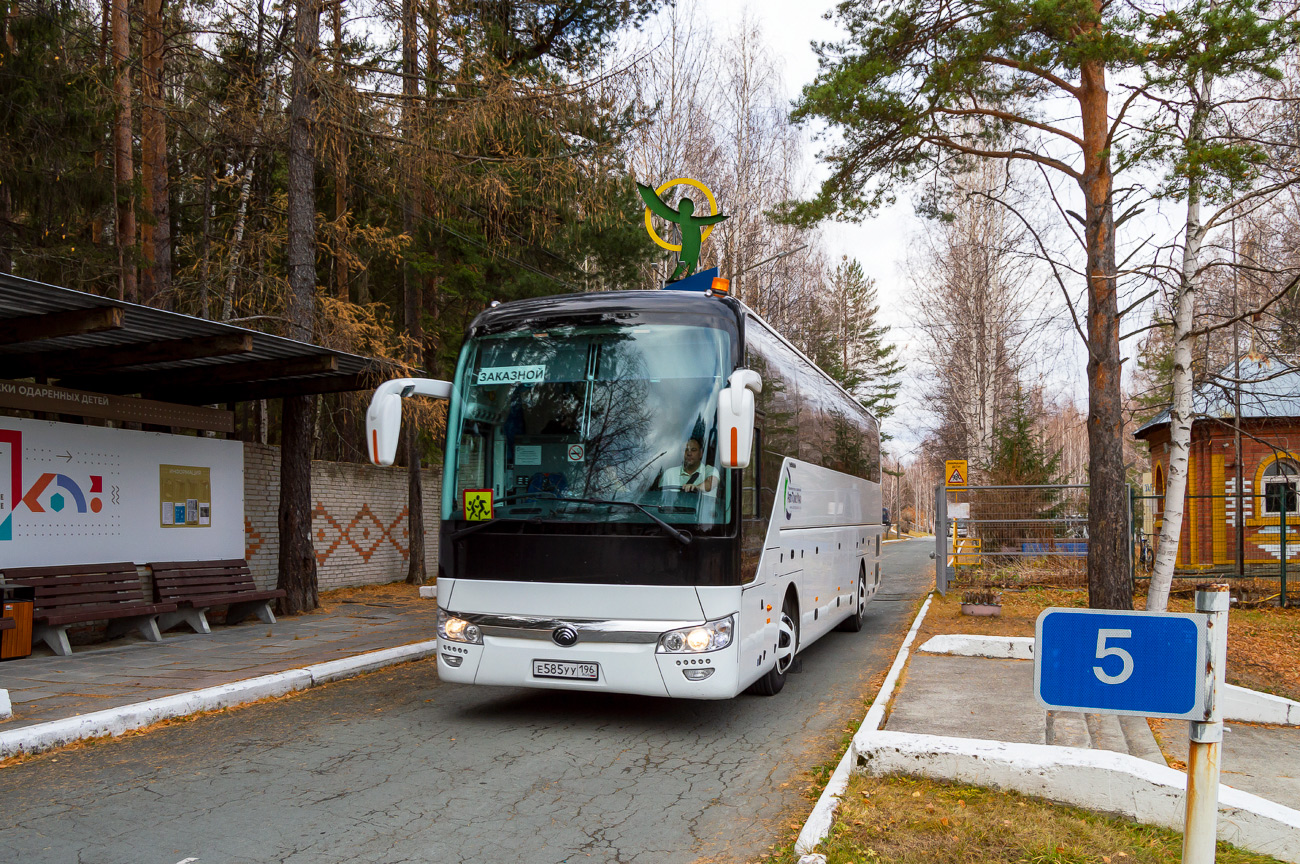 Свердловская область, Yutong ZK6122H9 № Е 585 УУ 196