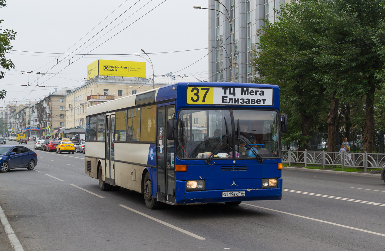 Sverdlovsk region, Mercedes-Benz O405 č. О 119 ЕК 196