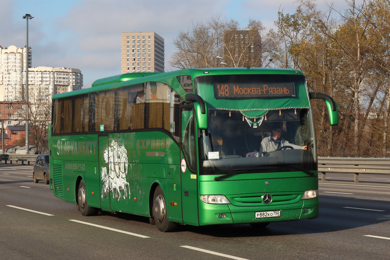 Москва, Mercedes-Benz Tourismo II 15RHD № Р 882 КО 750