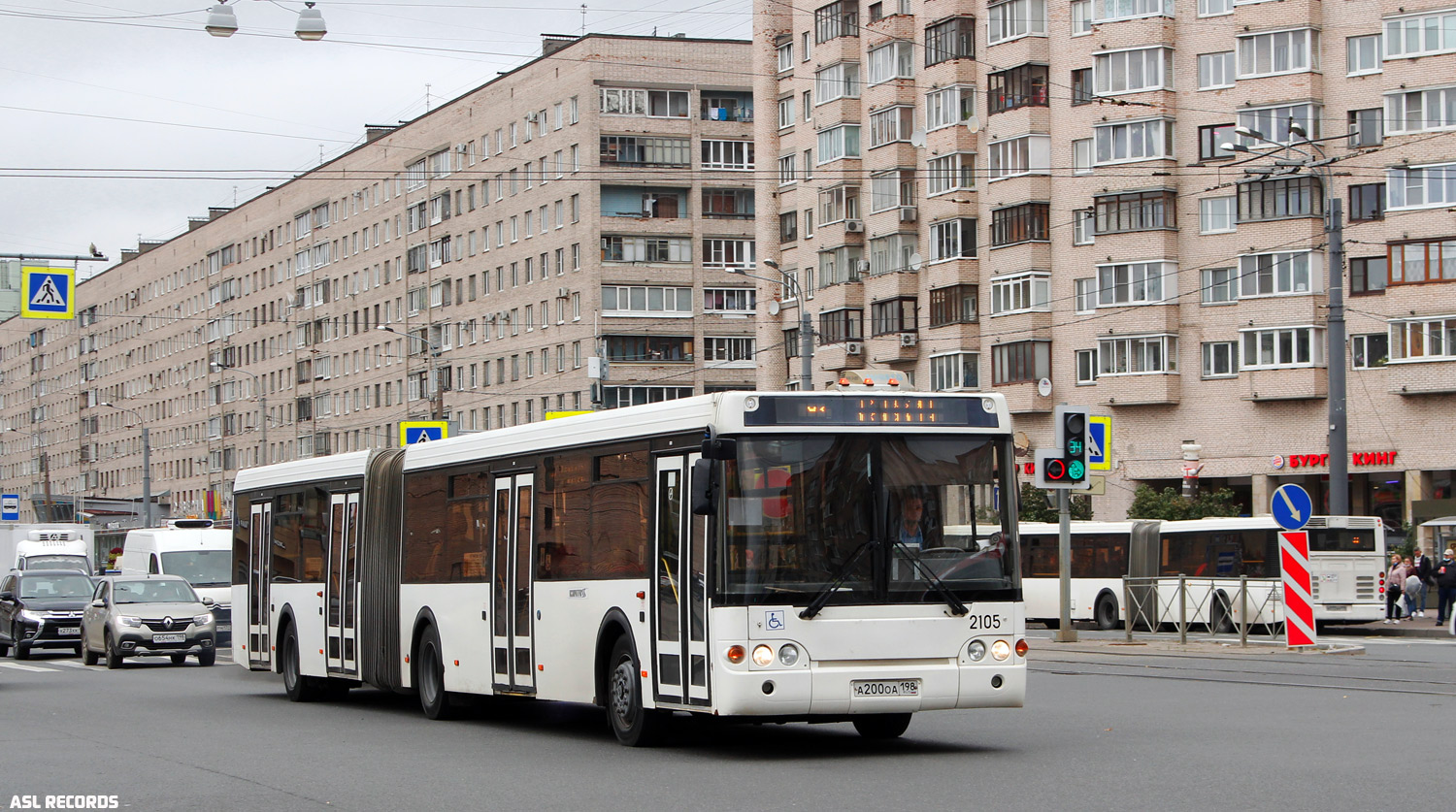 Sankt Petersburg, LiAZ-6213.20 Nr. 2105