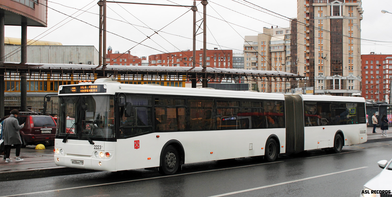 Sankt Petersburg, LiAZ-6213.20 Nr. 2223