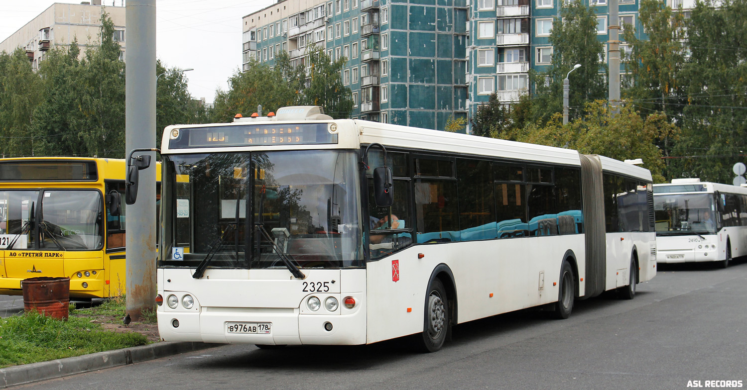 Sankt Peterburgas, LiAZ-6213.20 Nr. 2325