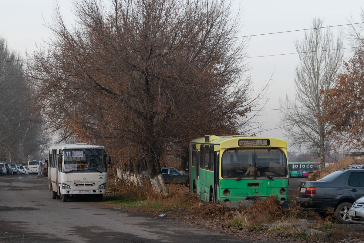 Kirgisistan, SAZ HC40 Nr. 01 378 AK; Kirgisistan, Mercedes-Benz O305G Nr. б/н; Kirgisistan — Miscellaneous photos