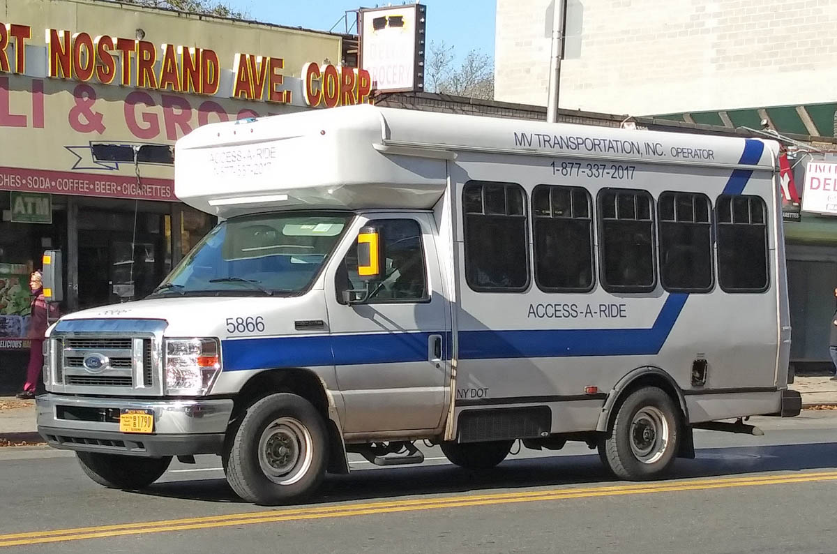 США, Coach & Equipment № 5866
