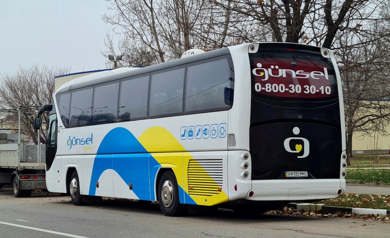 Киев, Neoplan P21 N2216SHD Tourliner SHD № AA 3329 MC