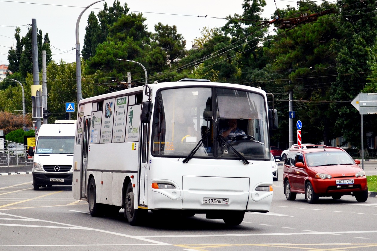 Краснодарский край, КАвЗ-4235-33 № Х 193 ОК 93