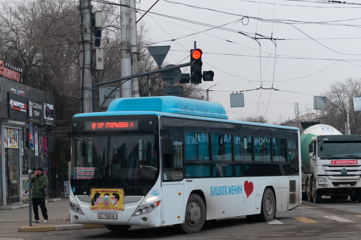 Кыргызстан, Yutong ZK6108HGH № 01 748 AG