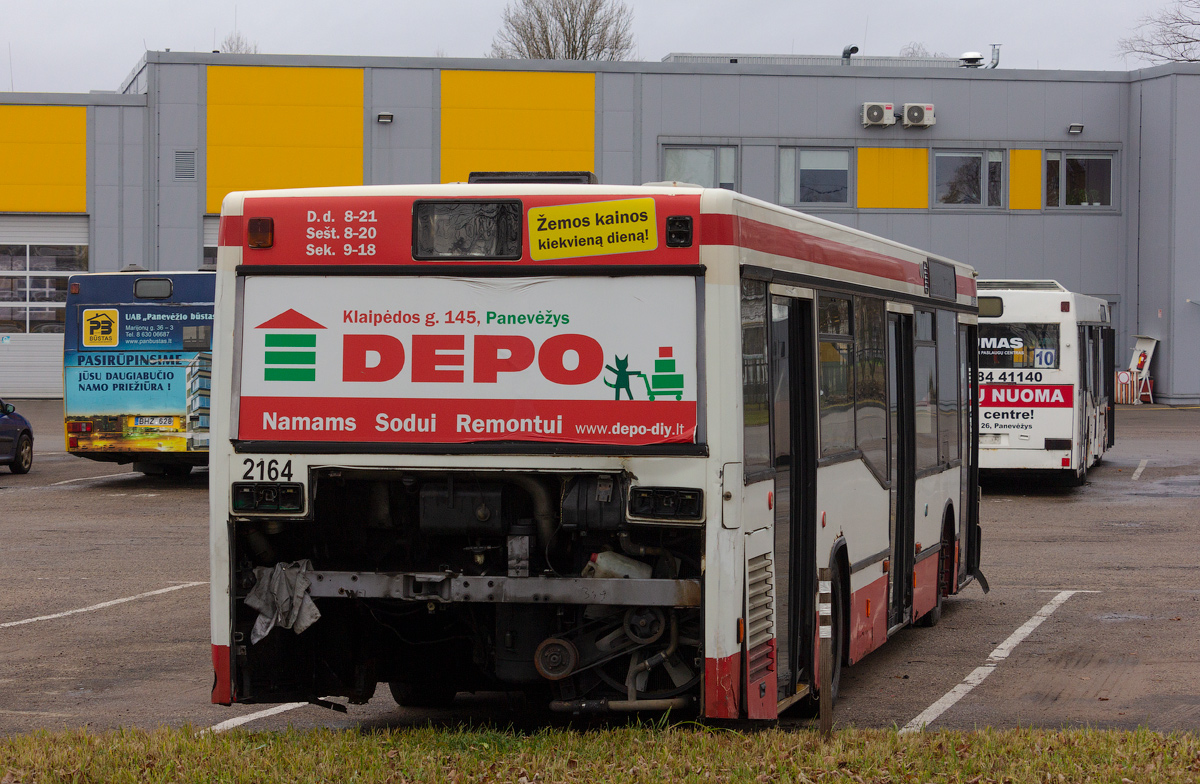 Litva, Mercedes-Benz O405N2 č. 2164; Litva, Neoplan N4016NF č. 2158