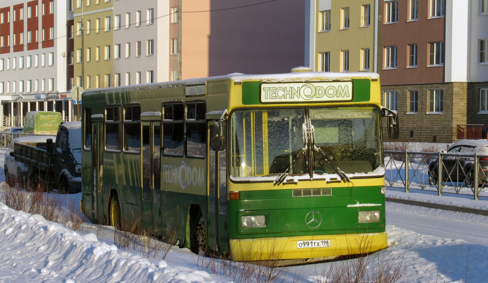 Szentpétervár, Mercedes-Benz O325 sz.: О 991 ТХ 198