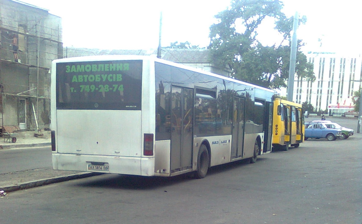 Харкаўская вобласць, ЛАЗ A183F0 № AX 5856 BB