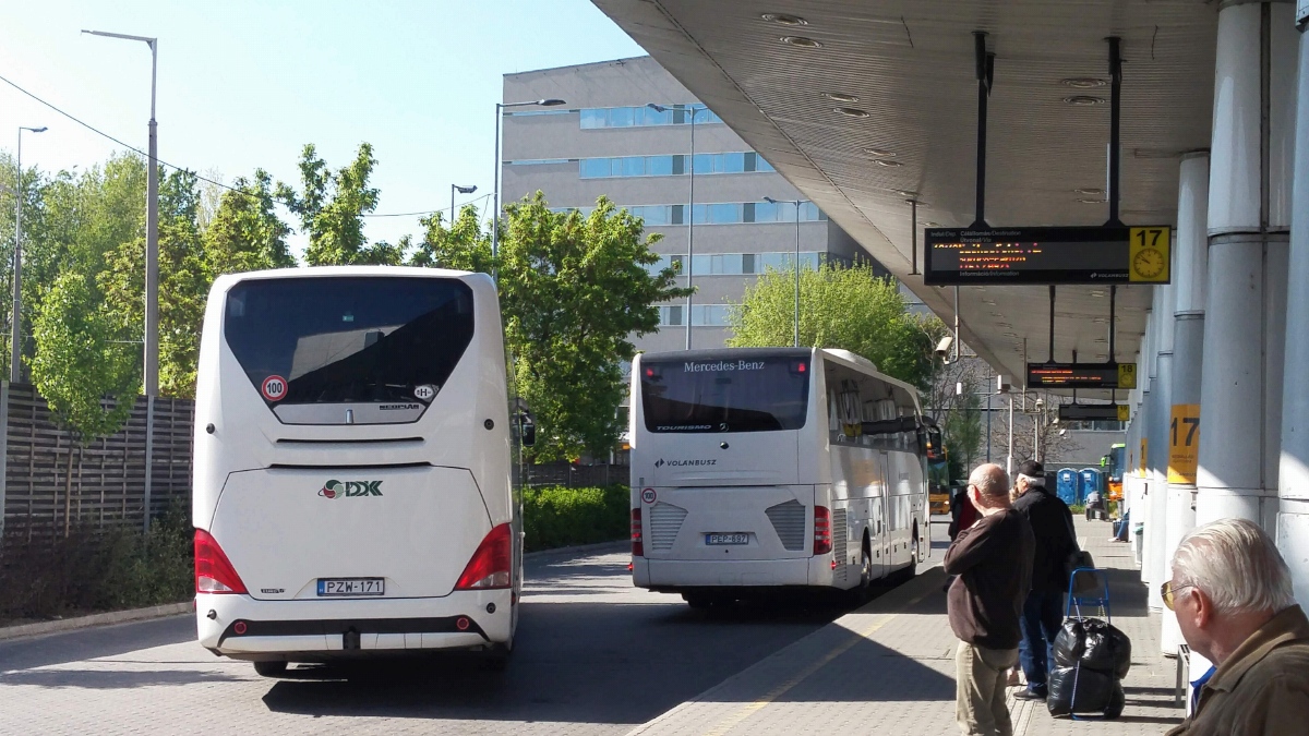 Венгрия, Neoplan P22 N2216/3SHDL Tourliner L № PZW-171; Венгрия, Mercedes-Benz Tourismo II 15RHD № PEP-697