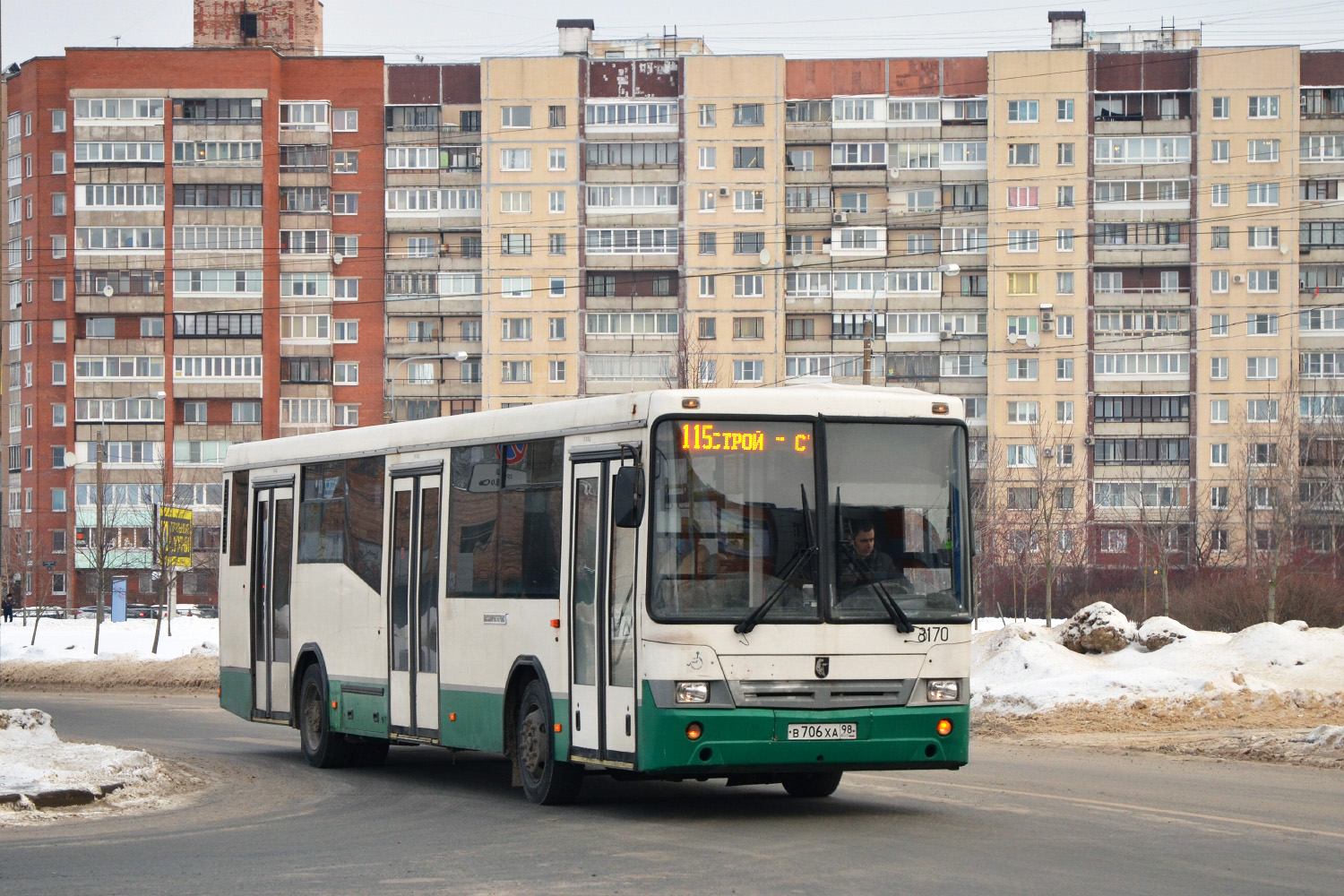 Sankt Petersburg, NefAZ-5299-30-32 Nr 8170