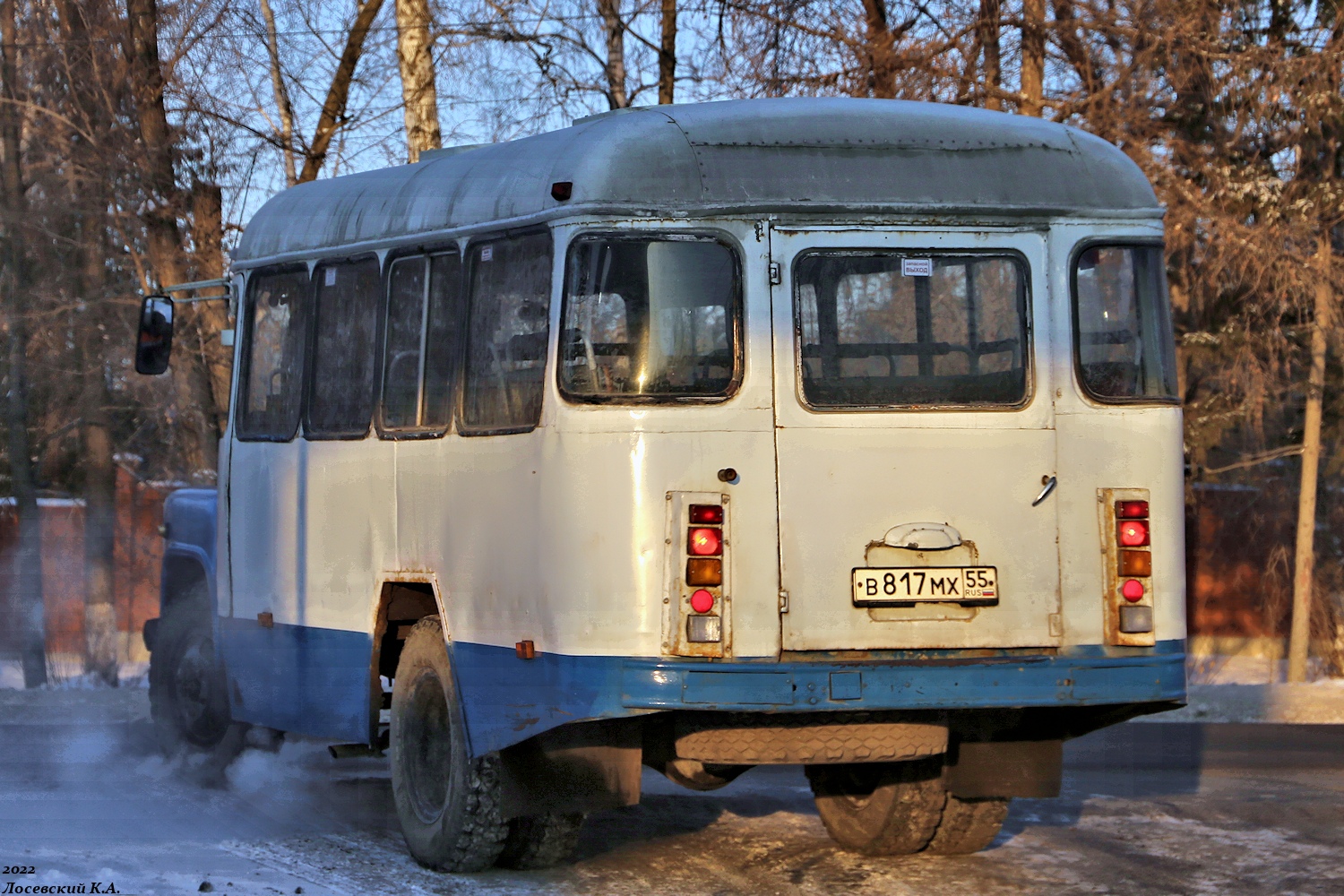 Омская область, КАвЗ-3270 № В 817 МХ 55