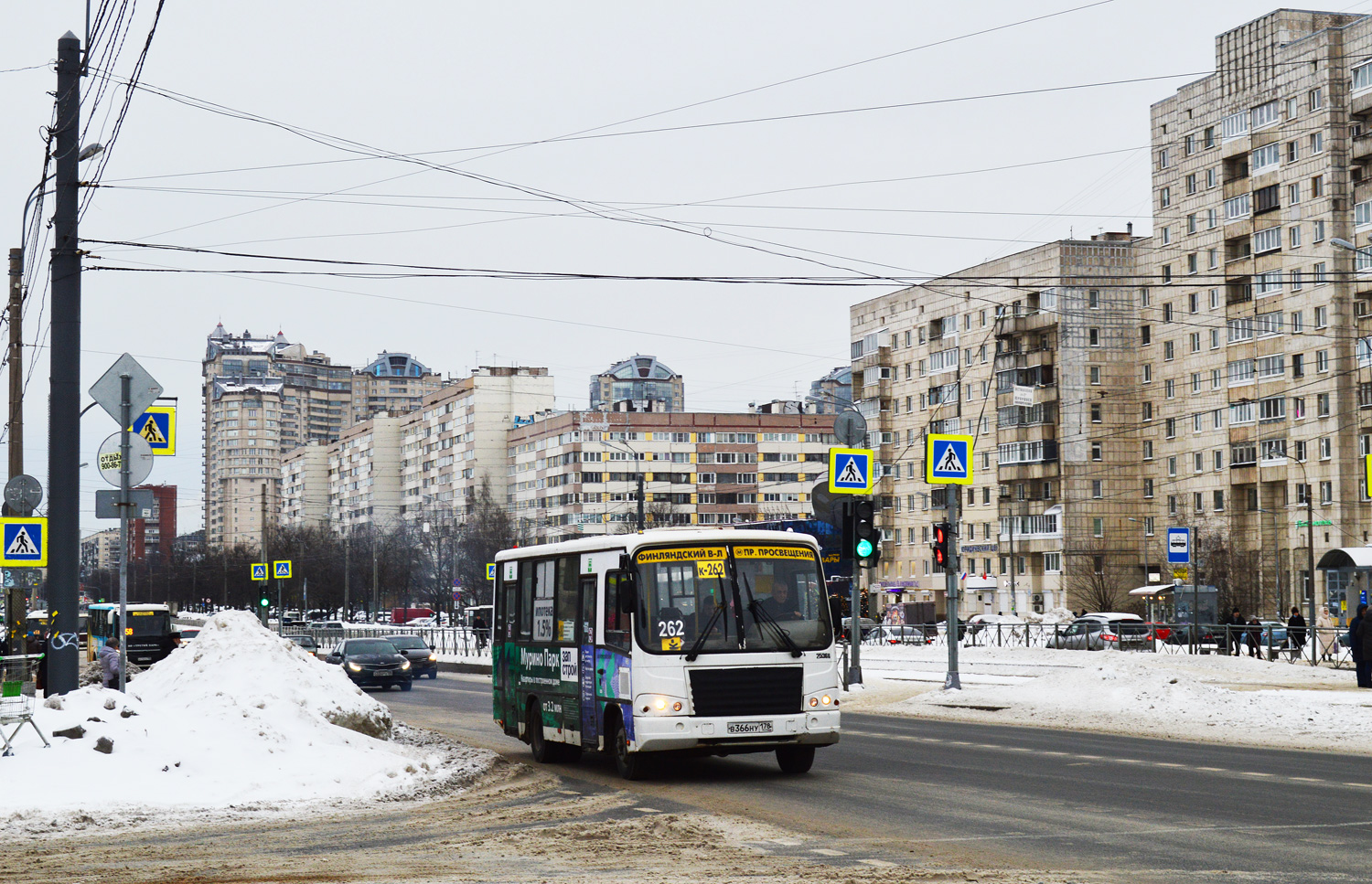 Sankt Petersburg, PAZ-320402-05 Nr В 366 НУ 178