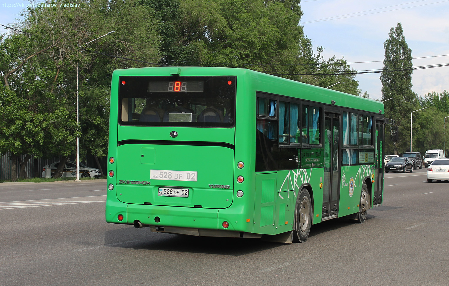 Алматы, Yutong ZK6108HGH № 528 DF 02
