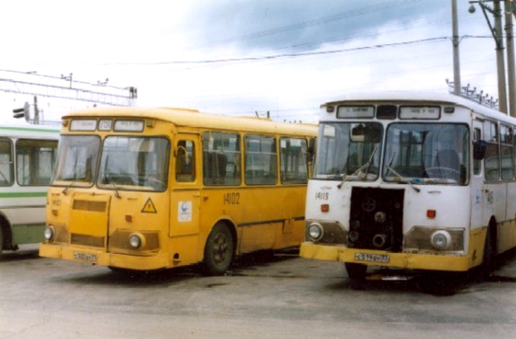 Μόσχα, LiAZ-677M (YaAZ) # 14102; Μόσχα, LiAZ-677MB # 14119