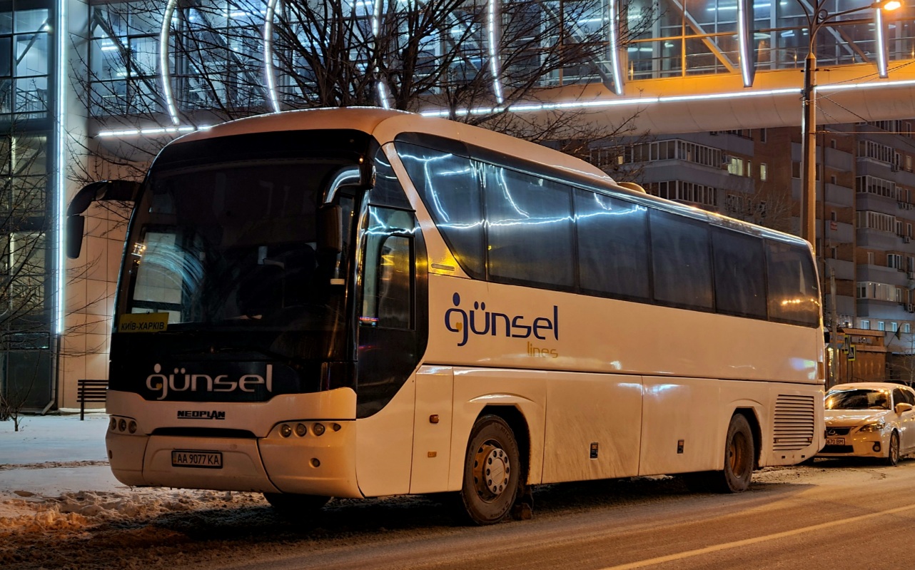 Киев, Neoplan P21 N2216SHD Tourliner № AA 9077 KA