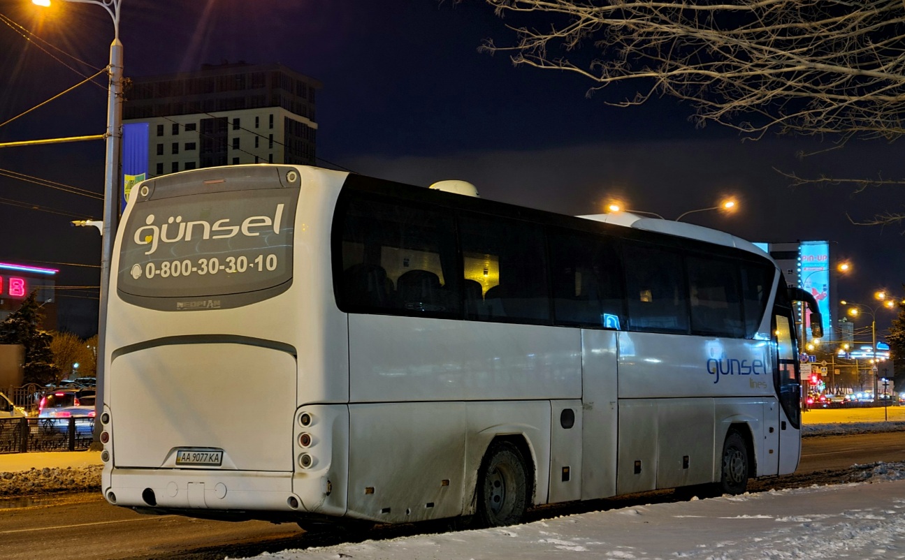 Киев, Neoplan P21 N2216SHD Tourliner № AA 9077 KA