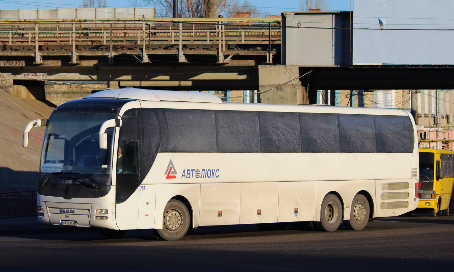 Киев, MAN R08 Lion's Coach L RHC444 L № 758