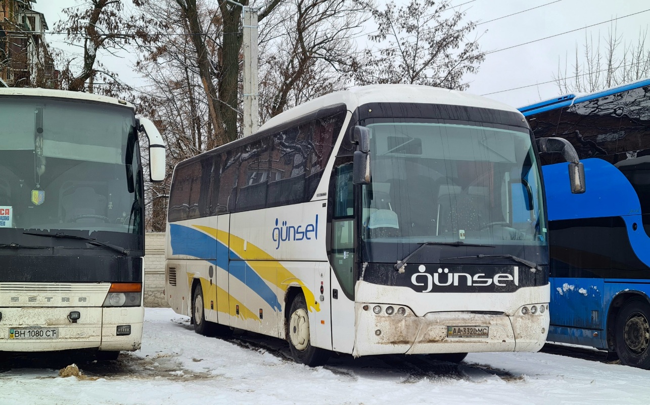 Киев, Neoplan P21 N2216SHD Tourliner SHD № AA 3328 MC