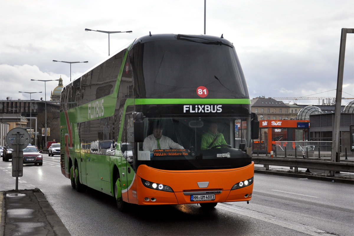 Гамбург, Neoplan P06 N1222/3L Skyliner L № 81