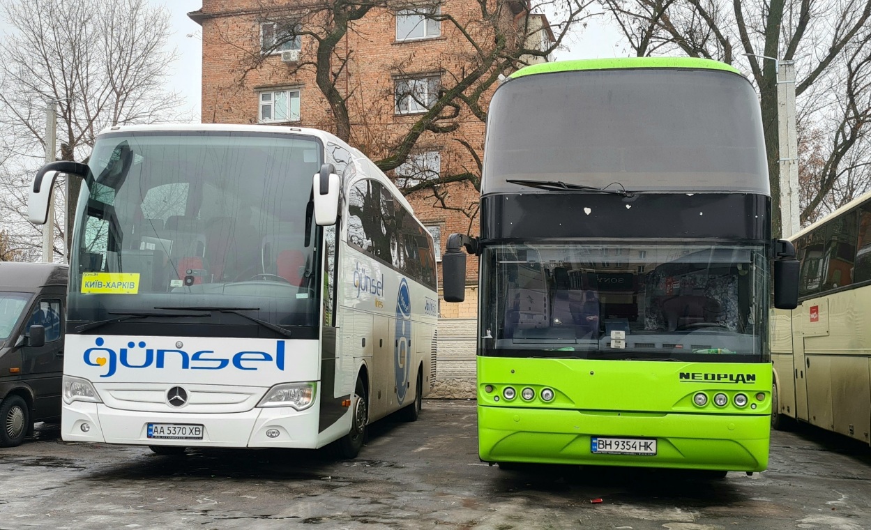 Киев, Mercedes-Benz Travego II SHD 15SHD facelift № AA 5370 XB; Одесская область, Neoplan PB1 N1122/3C Skyliner C № BH 9354 HK