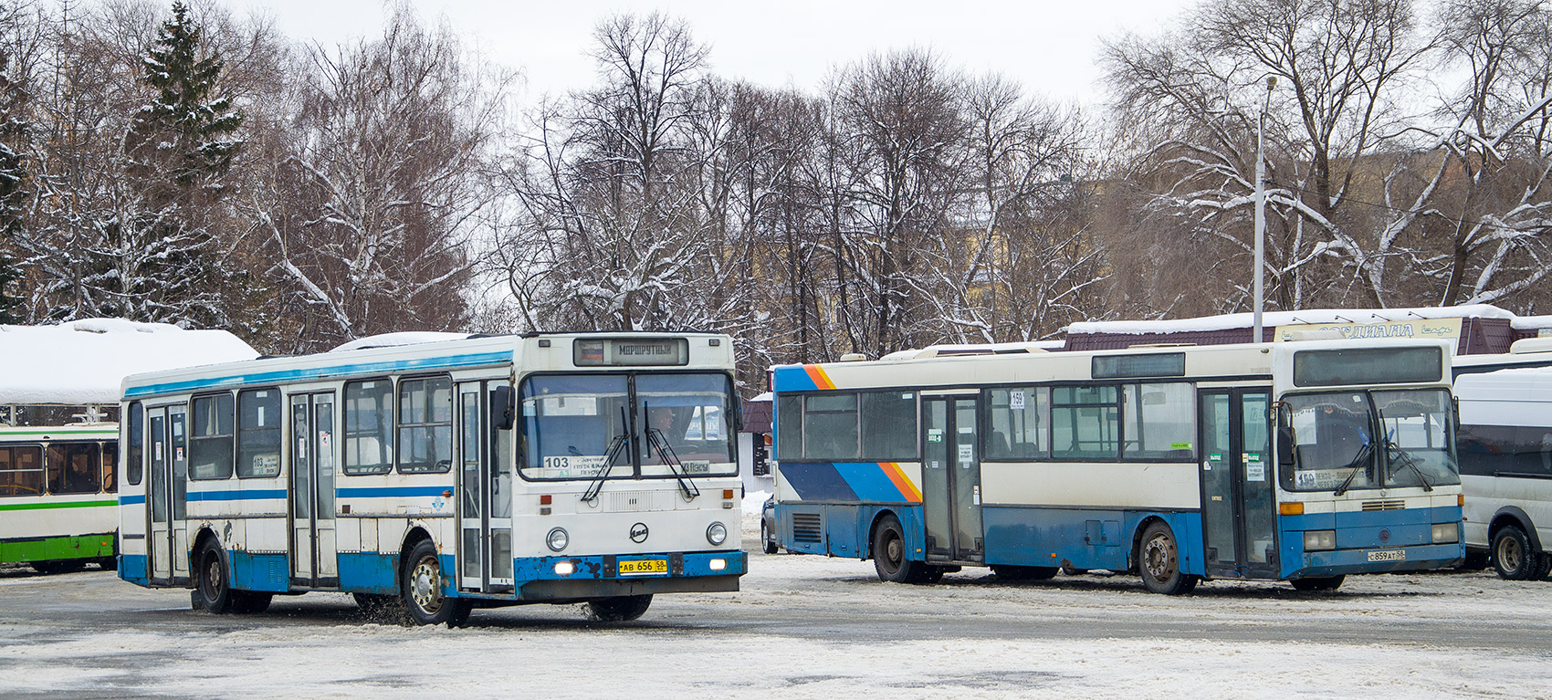 Пензенская область, ЛиАЗ-5256.00 № 301; Пензенская область, Mercedes-Benz O405 № С 859 АТ 58