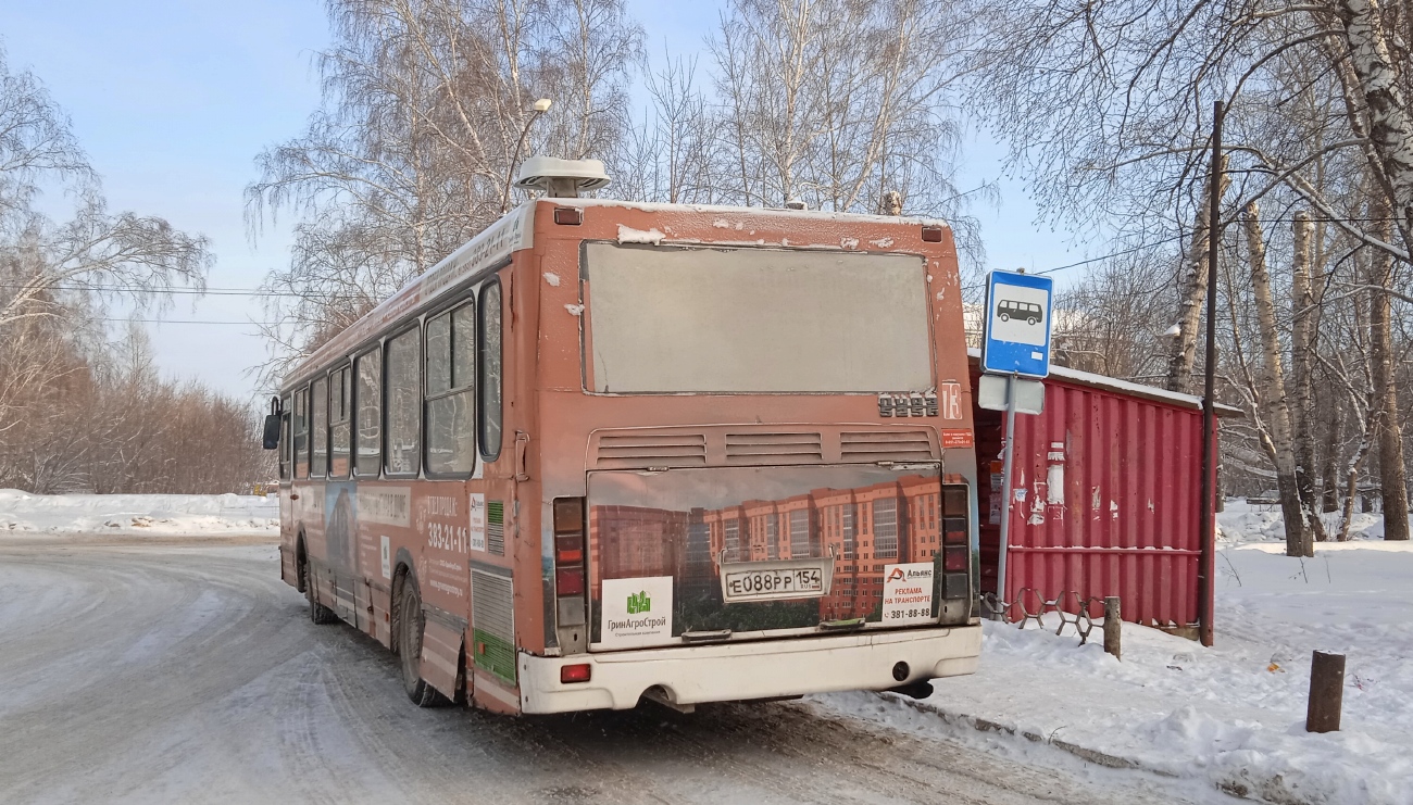 Novosibirsk region, LiAZ-5256.35 № Е 088 РР 154