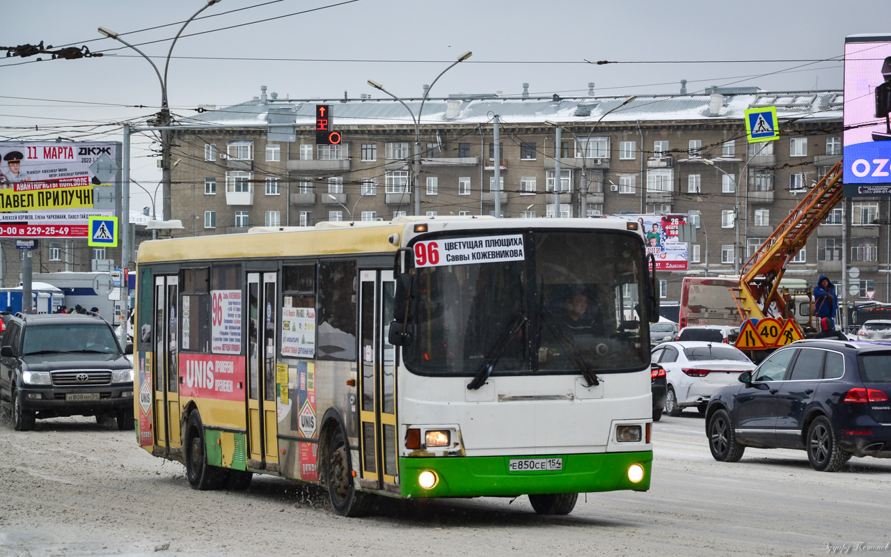 Новосибирская область, ЛиАЗ-5256.53 № Е 850 СЕ 154