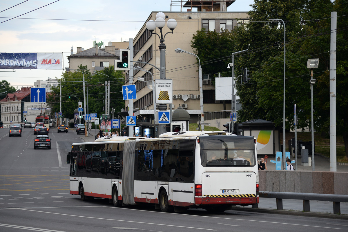 Літва, Neoplan N4421/3 Centroliner № 999