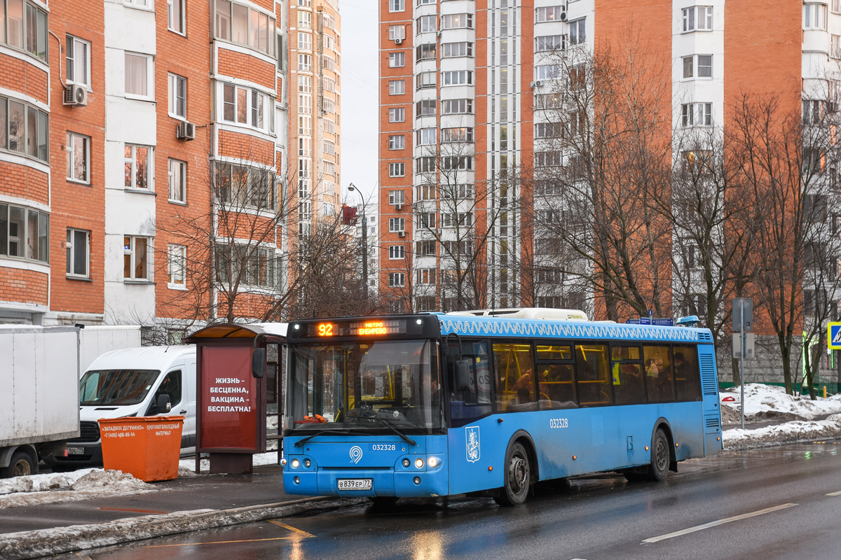 Moskau, LiAZ-5292.22 (2-2-2) Nr. 032328