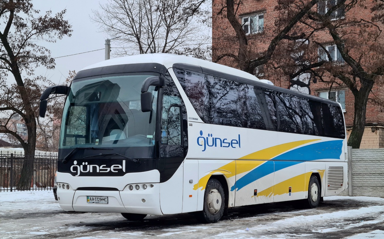 Kijevas, Neoplan P21 N2216SHD Tourliner SHD Nr. AA 3328 MC