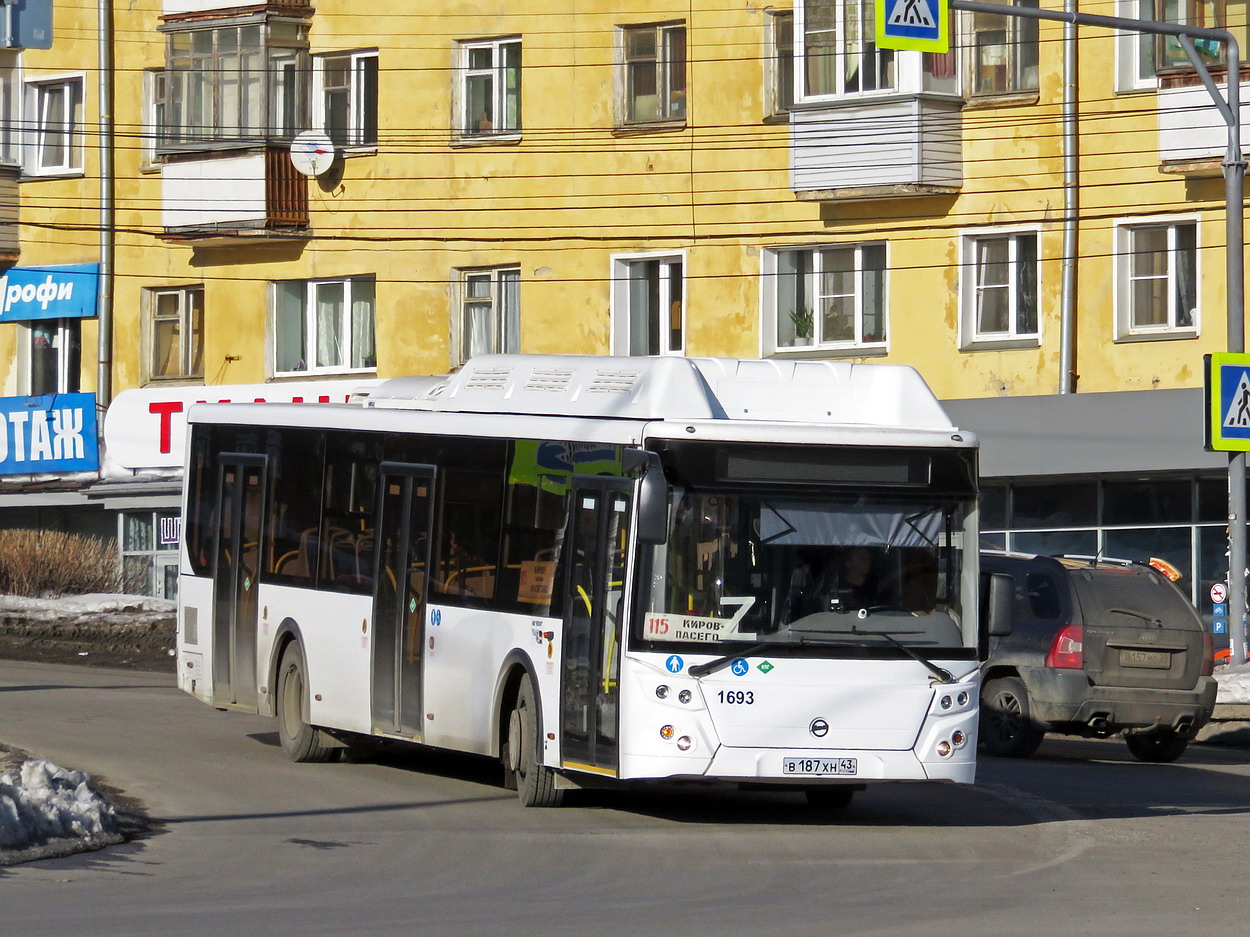 Кировская область, ЛиАЗ-5292.67 (CNG) № х693