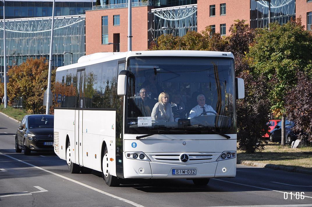 Венгрия, Mercedes-Benz Intouro II № SIW-032