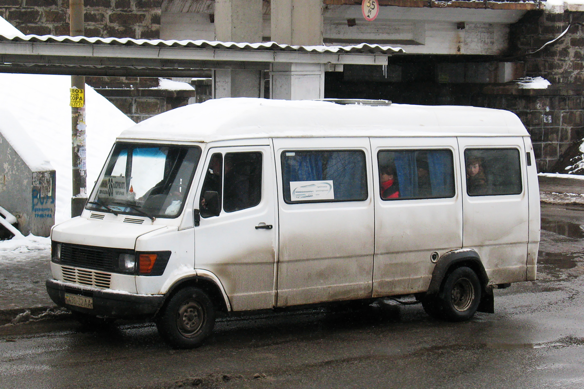 Днепропетровская область, Mercedes-Benz T1 410D № 490-32 АА