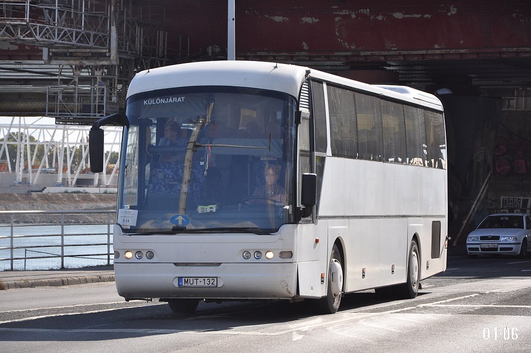 Венгрия, Neoplan N316SHD Euroliner № MUT-132
