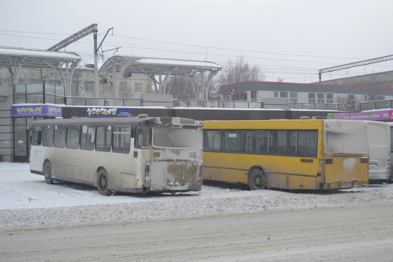 Свердловская область, Mercedes-Benz O305 № КВ 300 66