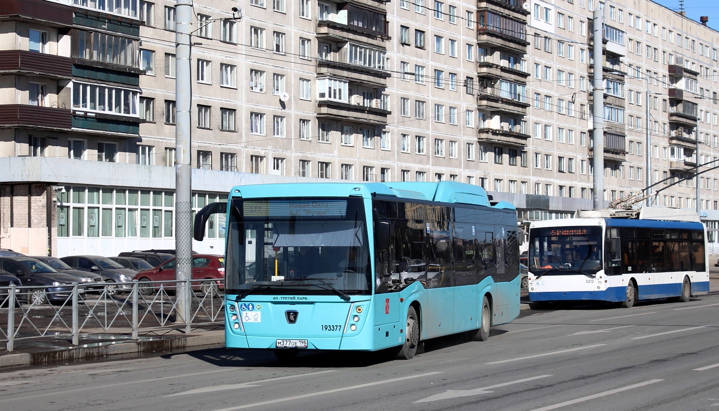 Szentpétervár, NefAZ-5299-40-57 (CNG) sz.: М 377 ОЕ 198