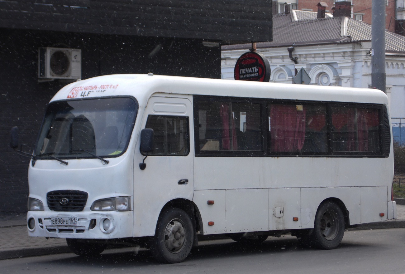 Ростовская область, Hyundai County SWB C08 (ТагАЗ) № Е 898 РЕ 161