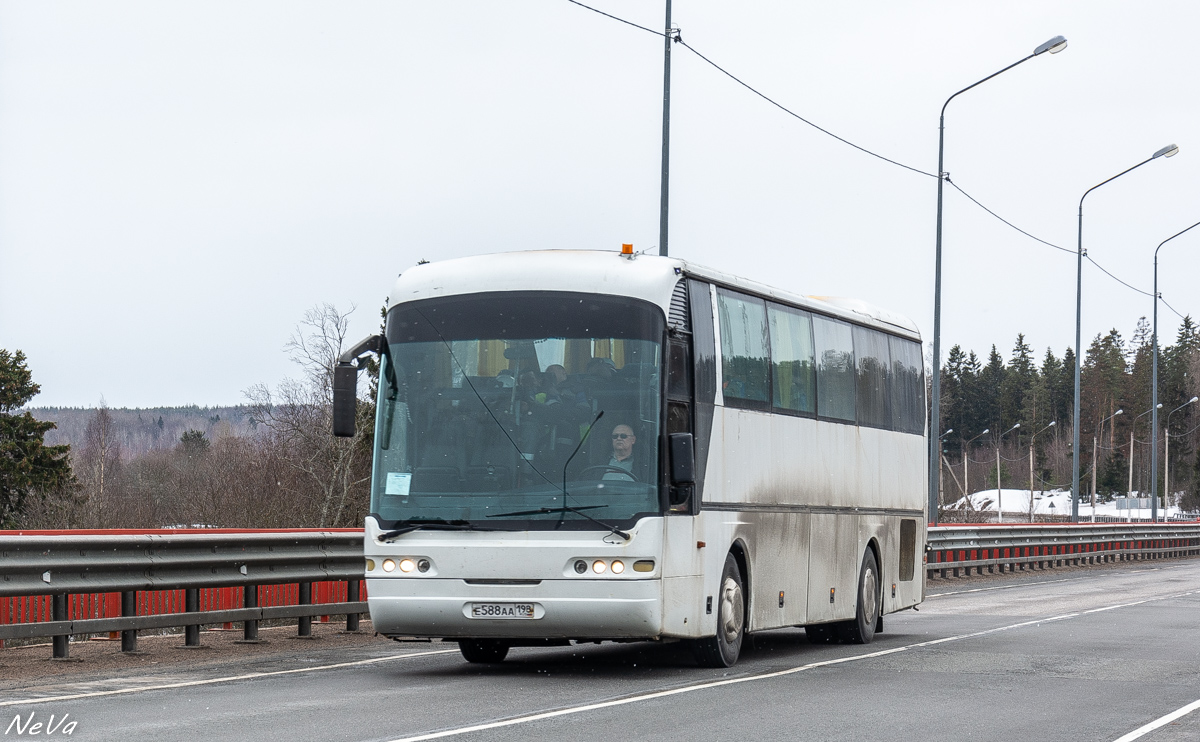 Санкт-Петербург, Neoplan N316SHD Euroliner № Е 588 АА 198