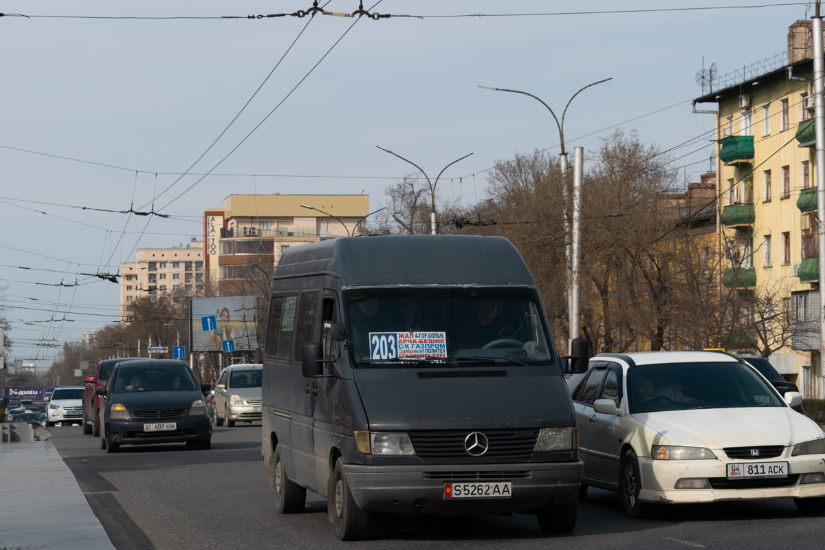 Кыргызстан, Mercedes-Benz Sprinter W901/W902 212D № S 5262 AA