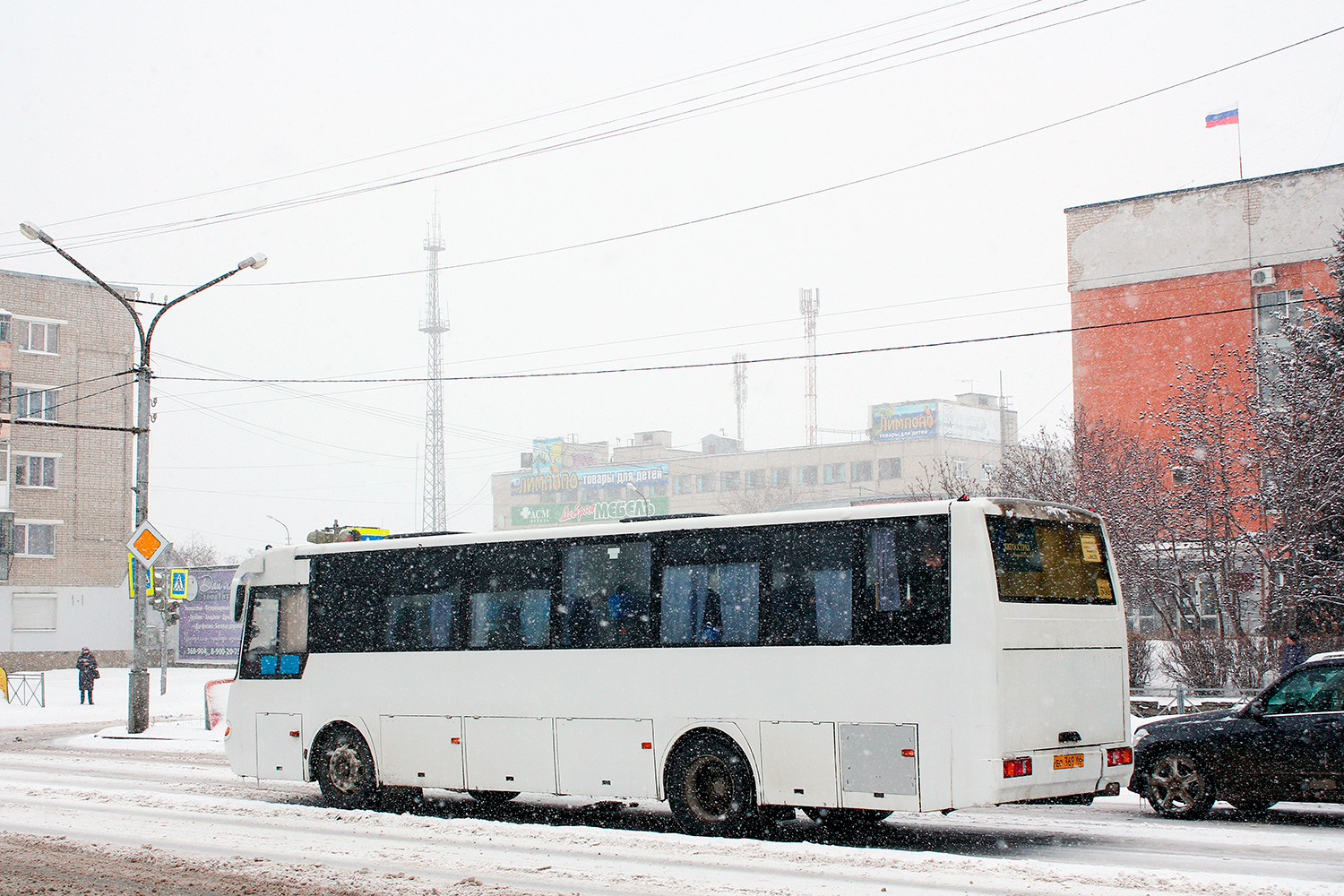 Свердловская область, КАвЗ-4238-02 № ЕО 369 66