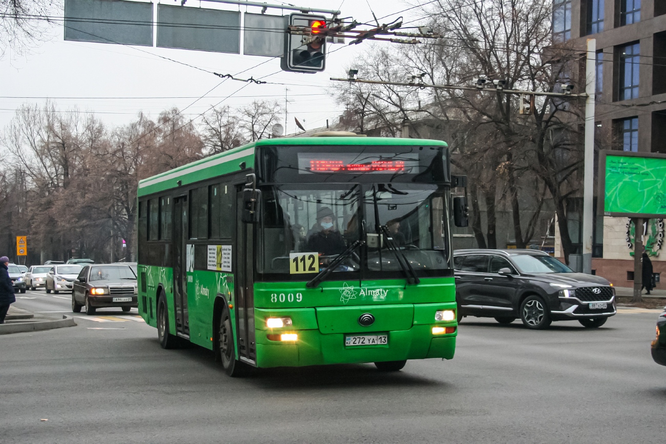 Алматы, Yutong ZK6108HGH № 8009