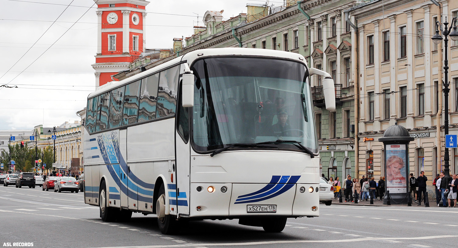 Санкт-Петербург, Bova Futura FHD 12.**0 № Х 527 ЕН 178