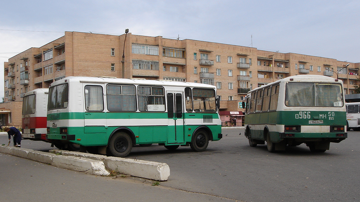 Maskavas reģionā, PAZ-3205-110 № 721; Maskavas reģionā, PAZ-3205 (00) № 700; Maskavas reģionā — Bus stations, terminal stations and stops
